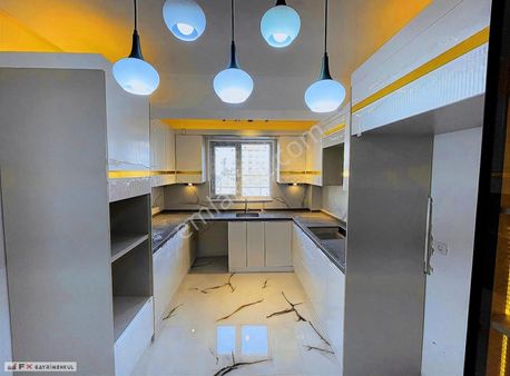 -fx'den Yenikent Merkezi Konumda 3+1 Cam Balkonlu Full Daire-
