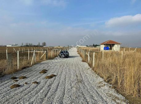 Ozan Gayrimenkul'dan İmar Sınırında 370 M2 Takaslı Hobi Bahçesi