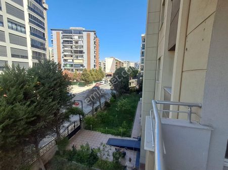 Remax Arma'dan Buca Batı Gırışınde 3+1 Satılık Daıre