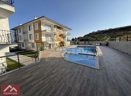 Havuzlu Sitede Bahçeli Giriş Kat Denize 50 Metre