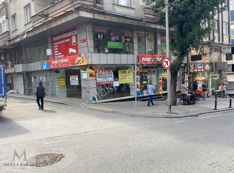Muğla Emlaktan Cadde Üstü 480m 3 Katlı Boş Köşe Dükkan