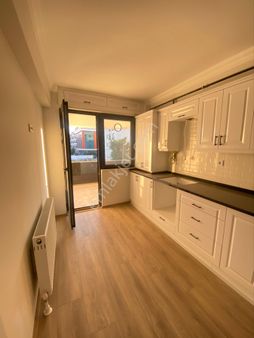 Narmanoğlu'ndan Merkezde Kiralık 3+1 Ebeveyn Banyolu Daire.