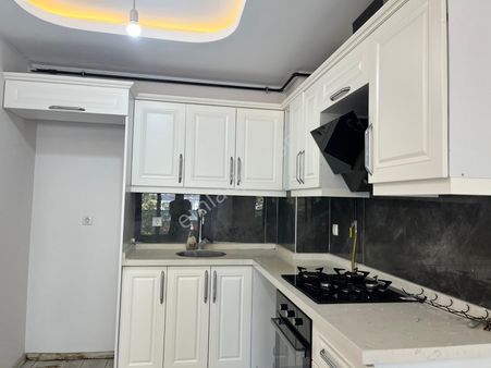 Karşıyaka İmbatlı’da Ebeveyn Banyolu Kiralık 2 + 1 Daire