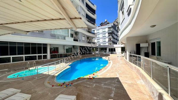 Antalya Konyaaltı Site İçi Katta Geniş 1+1 Full Eşyalı Kiralık