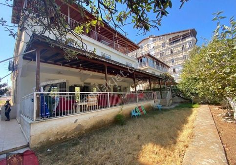 Arsuz Merkez Burcu Sitesi’nde Satılık Bahçeli Dubleks