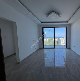Girne Lapta'da Merkezi Konumda Dağ Ve Deniz Manzaralı Satılık Yeni 2+1 Daire !!