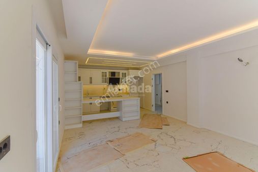 Kuşadası Ege Mahallesi'nde Eşsiz Satılık 1+1 Daire