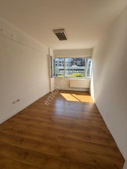 Kadıköy Belediyesinin Hemen Karşısında 3+1 Büyük Yangın Merdivenli Ofis&büro Fırsatı