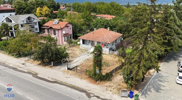 Sapanca/kırkpınar Prestıjlı Konumda 685m2 Satılık Tıcarı Arsa