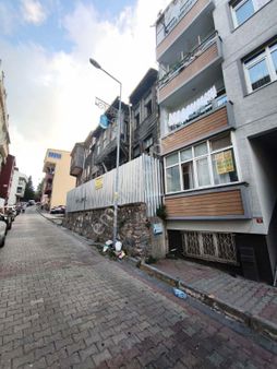 Eyüp Nişancı A.şerefbey 2+1 / Yüksek Giriş / Kat Mülkiyetli , Kiracılı Daire