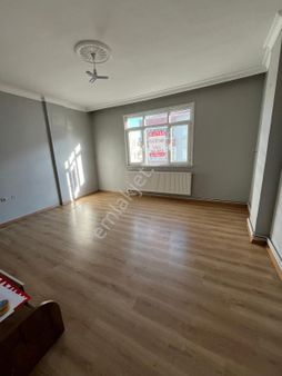 Grv Emlak'tan Zübeyde Hanım Mah. Satılık 110 M2 3. Kat 2+1 Daire