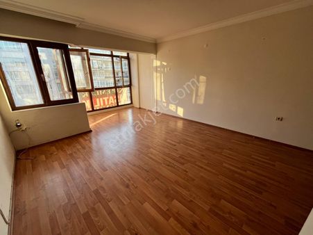 Asil'den F.altay'da Cadde Üzerinde 3+1 Çift Cephe Arakat Daire