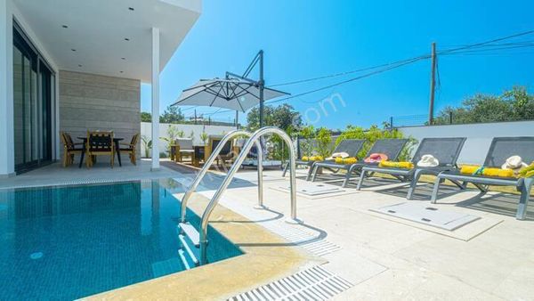 Yalıkavakta Satılık Modern Tekkatlı Villa Özel Havuzlu Bu Fırsat Kaçmaz Acil