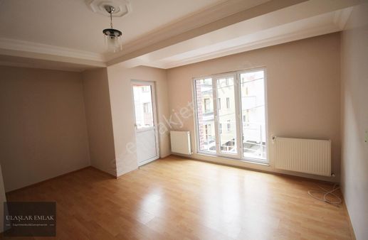 Ümraniye İstiklal Mh. 2+1 90 M2 Kiralık Arakat Daire.