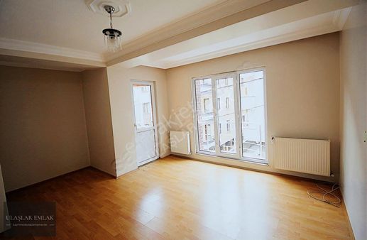 Ümraniye İstiklal Mh. 2+1 90 M2 Satılık Arakat Daire.
