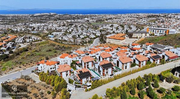 Güzelbahçe Kahramandere'de 4+2 Eşyalı Kiralık Villa