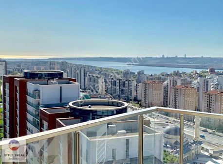Tema İstanbul Göl Manzaralı Eşyalı Satılık Boş 1+1 Daire 74 M²