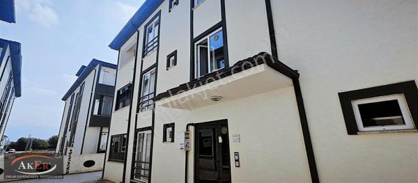 İskanlı Kiracılı Ünüversitenin Dibinde 3 Kat Daire