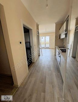 Güzelyurtta 1,5 +1 Havuzlu Otoparklı Ara Kat Kiralık