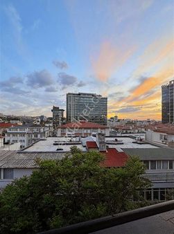 Büklüm Sokakta Tamamen Yenilenmiş 3+1 Daire.