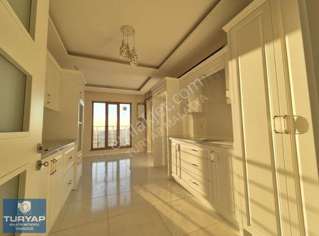 Turyap Metropol'den Tecde'de Lüks 3+1 Kiralık Daire