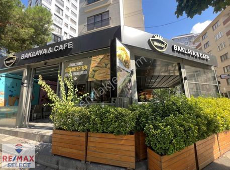 Bostancı'da Tabela Değeri Yüksek İçi Hazır Devren Kiralık Dükkan