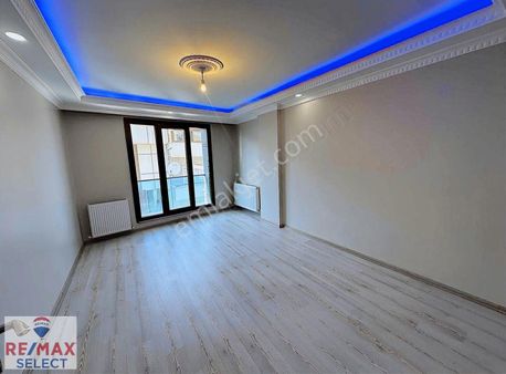 Küçükçekmece İstasyon Mah. 3+2 Dubleks Çift Banyolu Daire