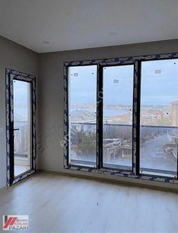 Avcılar Gümüşpala'da Göl Manzaralı 3+1 Satılık Daire