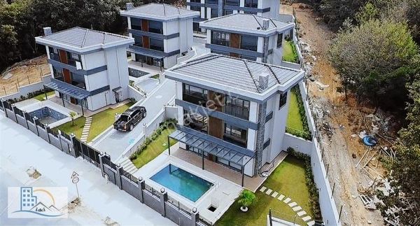 Şile Çayırbaşında Müstakil, Havuzlu, 5+1 Lüks Villa