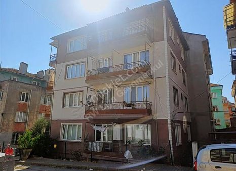 ▓liva'dan Alihikmetpaşa'da Mahallesin'de Satılık 3+1 Daire