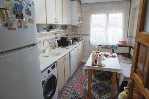 Yakakent Satılık Yüksek Zemin 3+1 Doğalgaz Kombili Çiğli Serkan