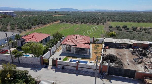 Süleymanlı Mahallesinde Havuzlu Müstakil Villa 358m²arsaiçinde