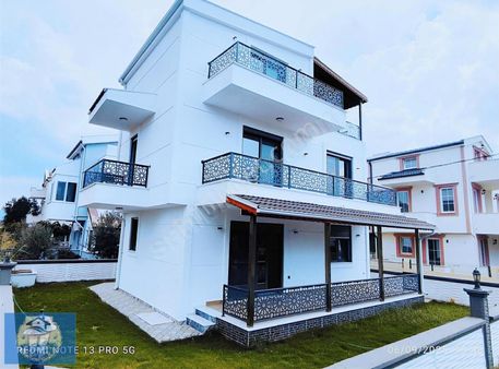 Marinadan Tam Müstakil Lüks Villalar