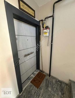 Deliktaşta İçi Yenilenmiş 2+1 Geniş Arakat Daire, Çift Balkonlu