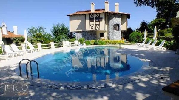 Pro Dan Polonezköy Polonez Köşkleri Sitesinde 5+1 Satılık Villa