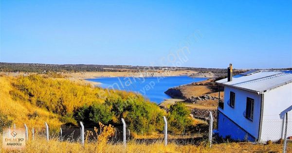 Emlakyap Tan Keli Baraj Bölgesinde Lüx Göl Evi