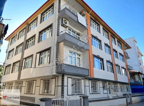 Vadi Emlak'tan Merkezi Konumlu Kiralık 2+1 Geniş Daire