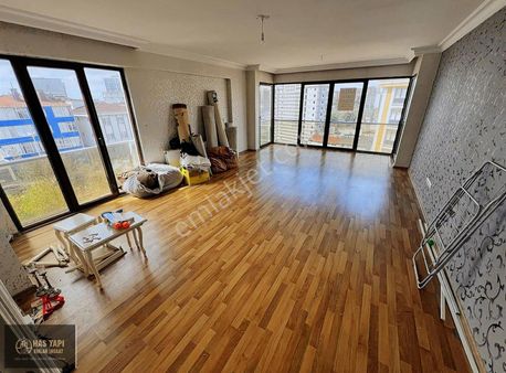 Kartal Yakacıkta 3+1 Daire Ana Cadde Yanı