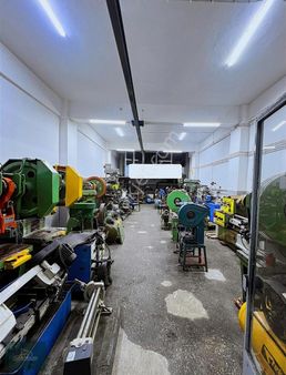 Birinci Emintaş Sanayi Sitesin'de Satılık 120m2 Dükkan