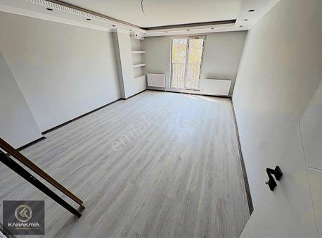 Kapalı Pazar Yani Sıfır 3+1 Arakat Asansörlü Daire