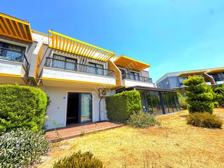 Davutlarda Havuzlu Sitede Ful Eşyalı 2+1 Villa