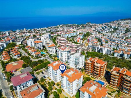 Kuşadasın Da Kadınlar Denizin De Deniz Manzaralı Geniş 3+1 Daire