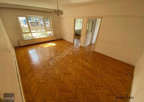 Tepbaşı Mahallesinde Cuma Sokakta Yüksek Giriş Balkonlu 3+1 Kiralık Daire