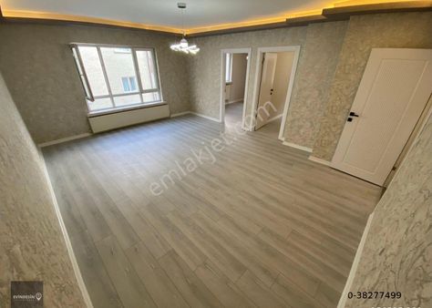 Adnan Menderes Mahallesinde Metro Yakını 1.katta 3+1 Full Yapılı Satılık Daire