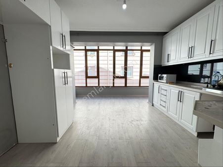 Şahin Group Gayrimenkulden Battalgazi Mahallesinde Muazzam Konumda 2.kat 3+1 Kiralık Daire!!