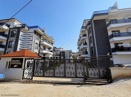 Başiskele Sitede Satılık Deniz Ve Doğa Manzaralı Daire