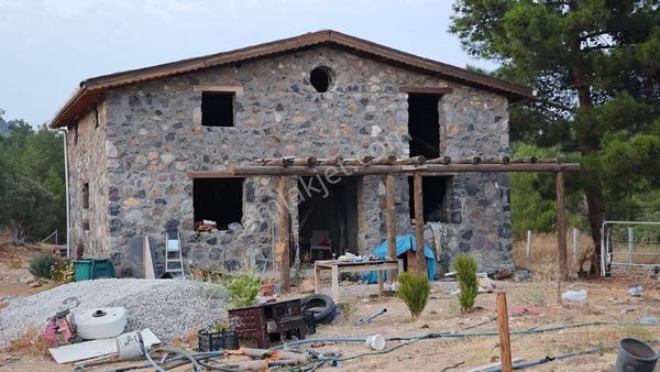 Urla Kadıovacık Köyü Satılık Arazi Ve Doğaltaş Taş Ev