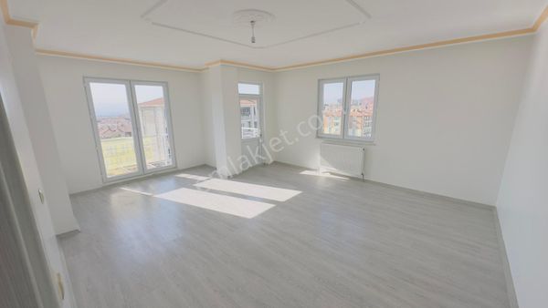 Yuvam Gayrimenkul'den Bahçelievler Mah.sülüklü Evler Mevkisinde 3+1 Satılık Daire