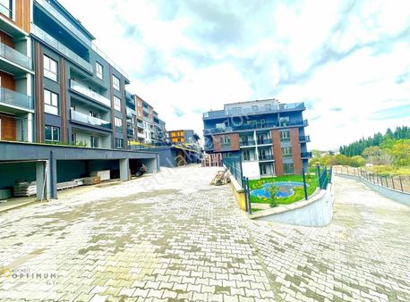 Optimum Gy'den Akkurt Royalde Geniş Bahçeli Kiralık 3+1 Daire