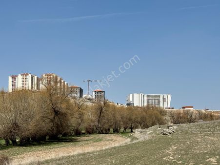 Fırsat Nevşehir Kozaklı"da Termal Otellere Yakın 8.000m2 Arsa